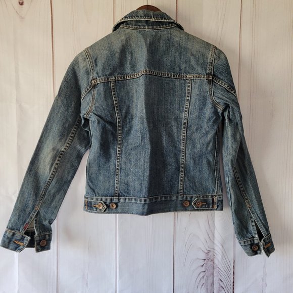 Women’s Gap Jean Jacket. S. Spring, Classic Denim.  EUC - Picture 2 of 6